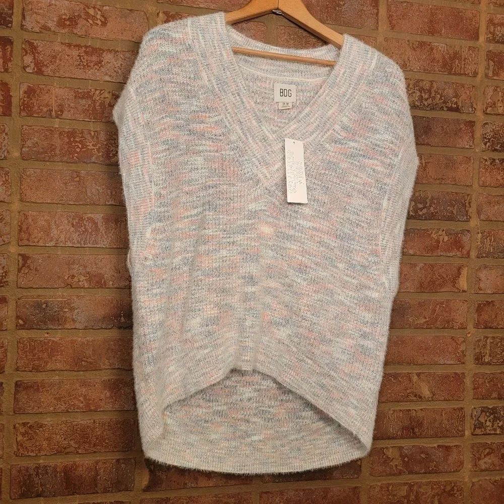 UO BDG Sleeveless Sweater pastel size medium NWT